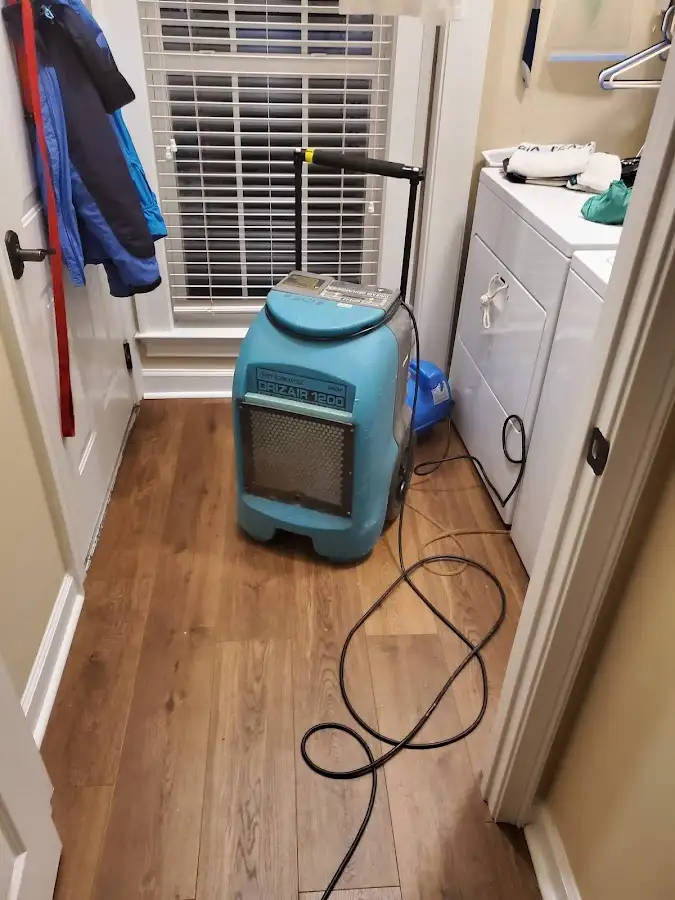 Commercial dehumidifier deployed for Crawl Space Restoration in Seabrook